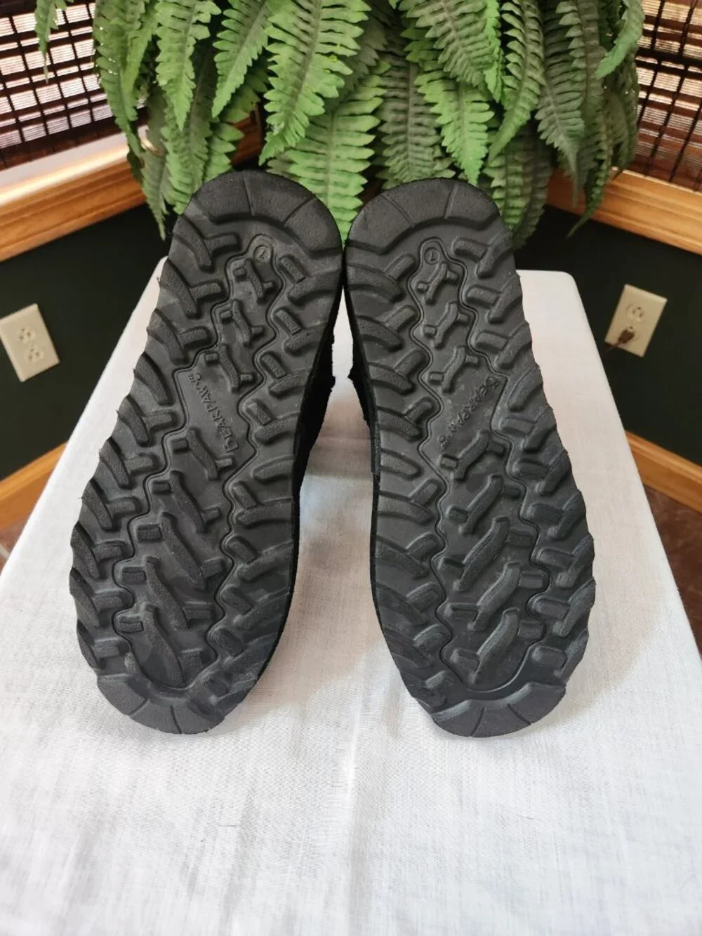Bearpaw black boots